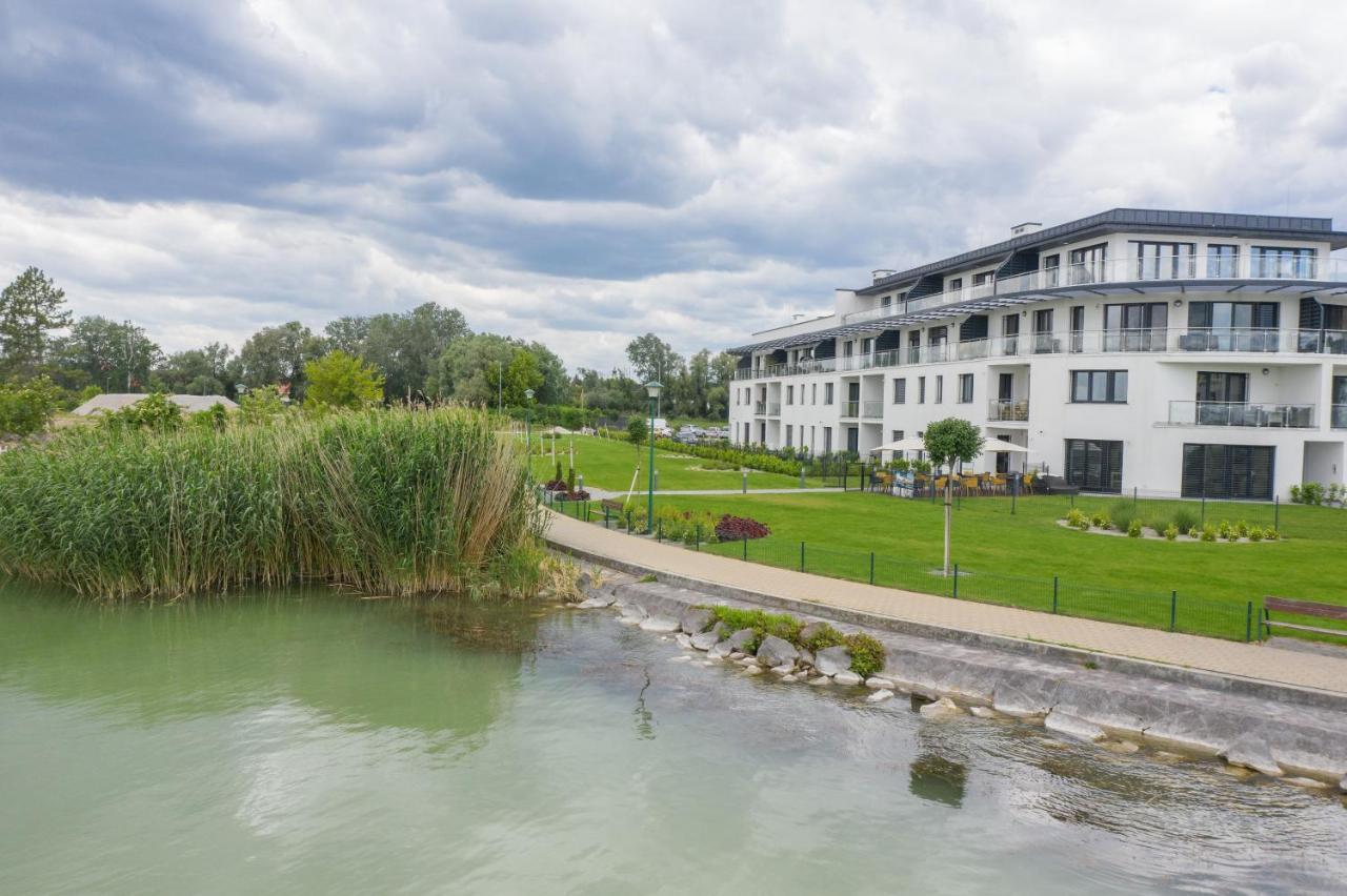 Royal Cafe Apartman Keszthely Bagian luar foto